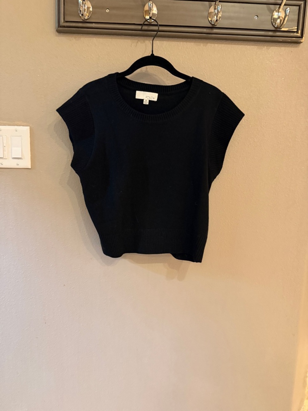Pinch Black Cap-Sleeve Knit Cropped Sweater